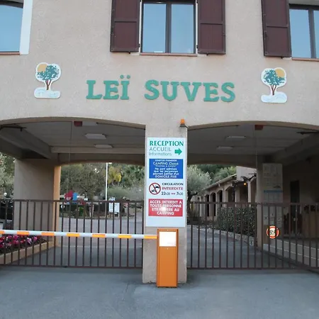Harbers Zonvakanties Chalets Met Airco Camping Lei Suves Roquebrune Sur Argens Exterior photo