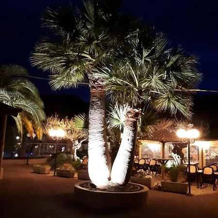 Harbers Zonvakanties Chalets Met Airco Camping Lei Suves Roquebrune Sur Argens Exterior photo