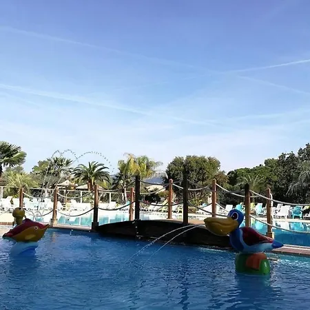 Harbers Zonvakanties Chalets Met Airco Camping Lei Suves Roquebrune Sur Argens Exterior photo
