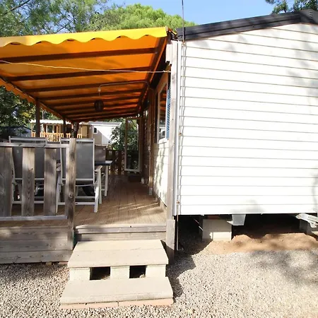 Harbers Zonvakanties Chalets Met Airco Camping Lei Suves Roquebrune Sur Argens Exterior photo