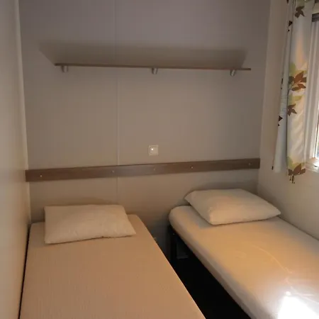 Harbers Zonvakanties Chalets Met Airco Camping Lei Suves Roquebrune Sur Argens Exterior photo
