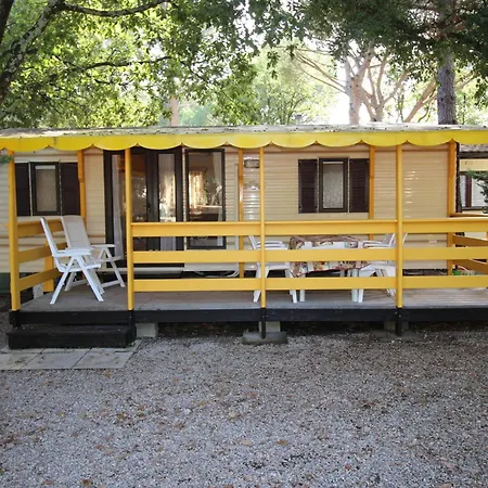 Harbers Zonvakanties Chalets Met Airco Camping Lei Suves Roquebrune Sur Argens Exterior photo